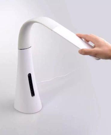 Đèn Bàn Học Sinh